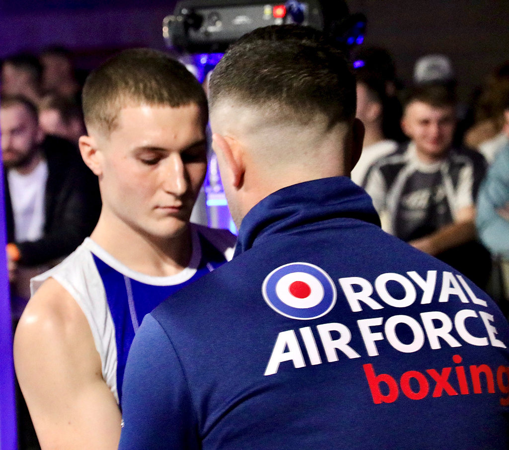 AS1 Oliver Edwards 2 Sqn Bzn as he prepares for his fight against Pte Michael Pattinson RLC